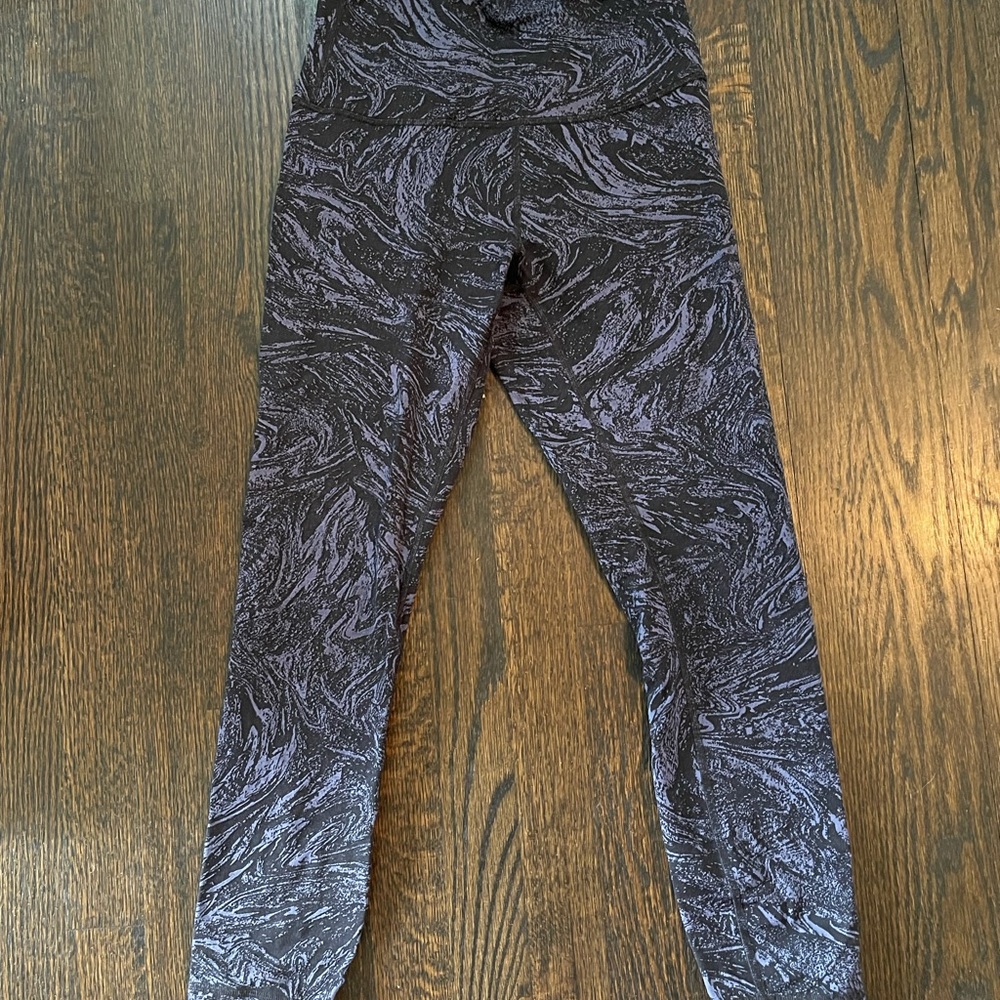 Very rare Lululemon Wunder Under Leggings! - Picture 6 of 11